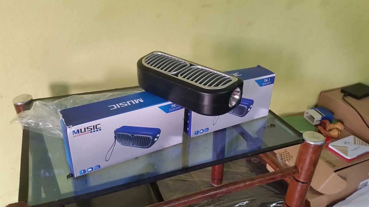 Woofer de poche avec torche puissante