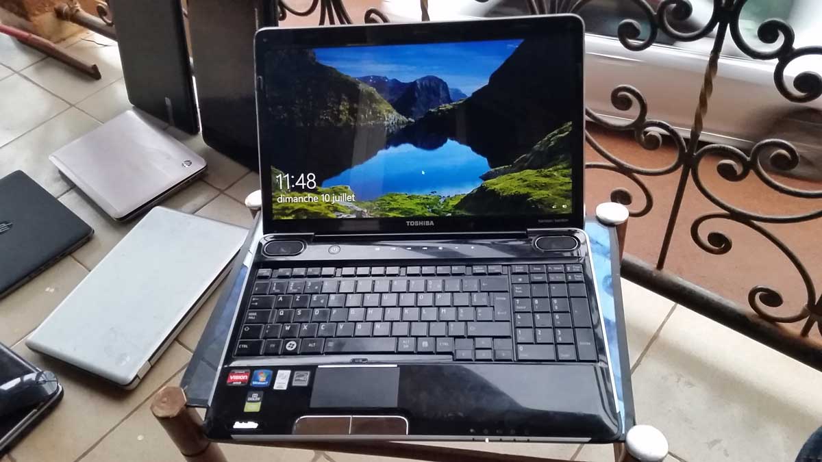 TOSHIBA SATELLITE A500D