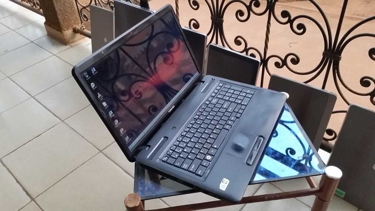 Toshiba Satellite 17 pouces 320go 4go ra